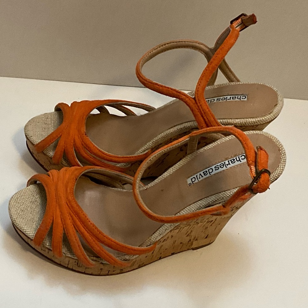Charles David Orange Wedges 8 - Picture 2 of 13